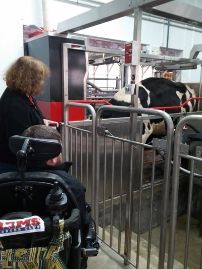 Visitors seeing Rita the Robot